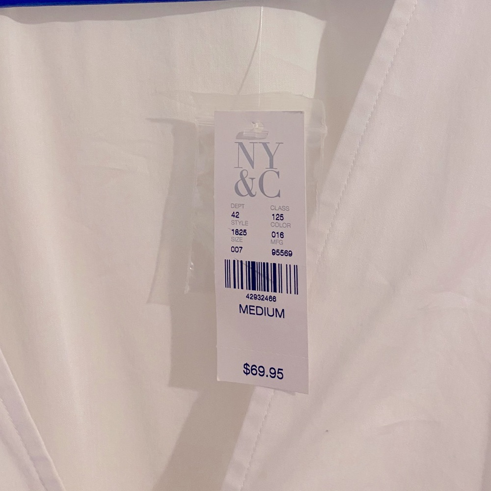 New York & company statement top🤍 - Picture 4 of 5